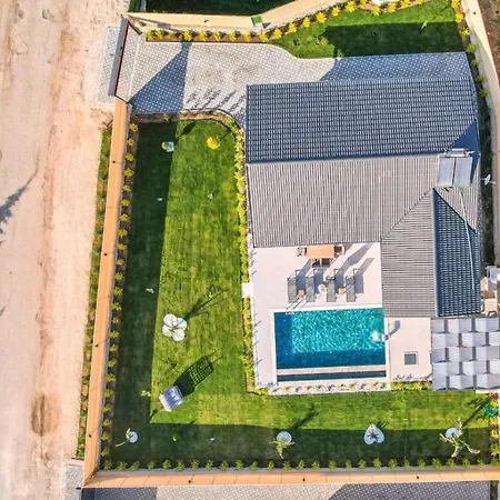 Ader Villalari Villa *
